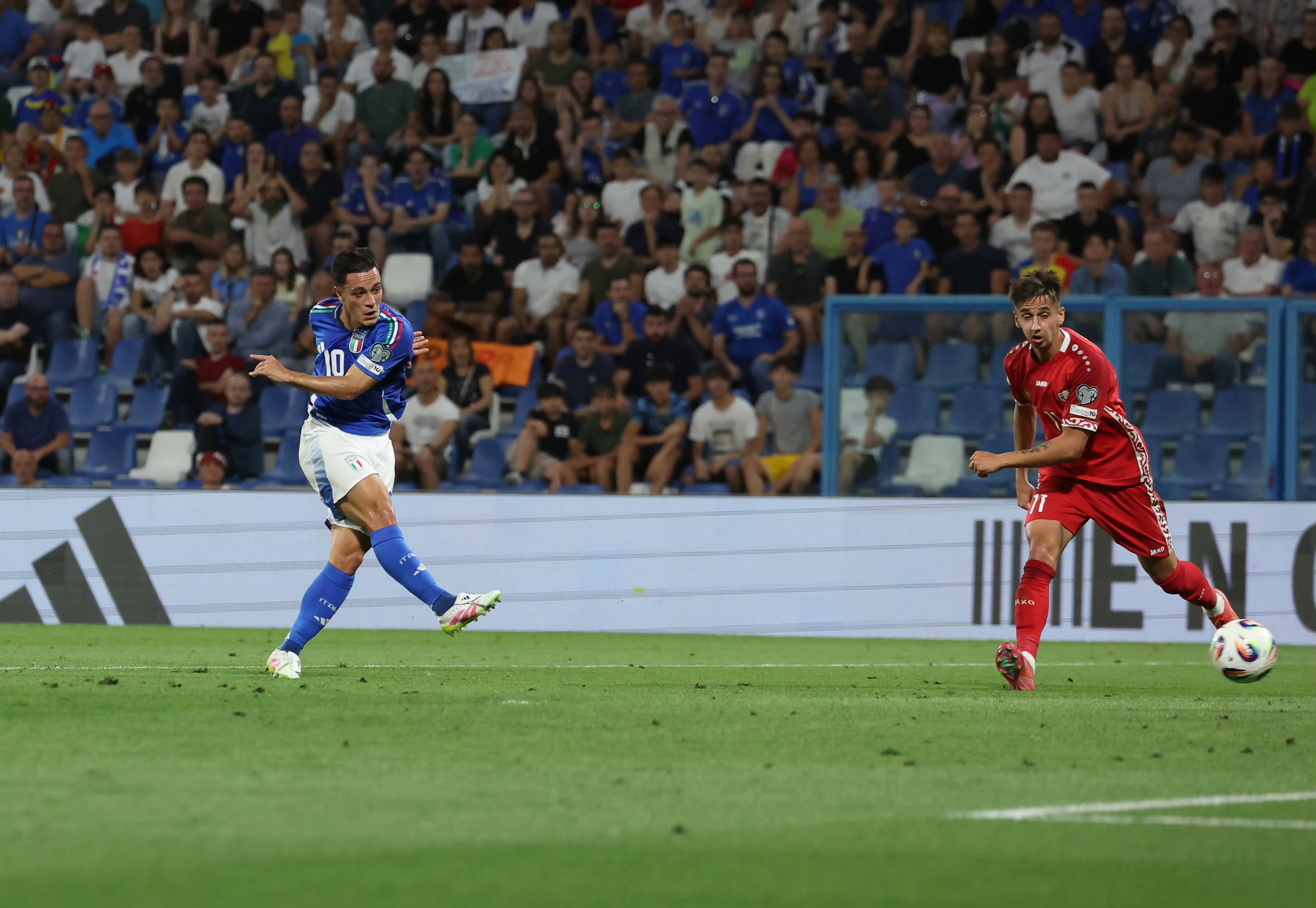 意大利杯清晨走向成谜，尤文图斯防线松动，引发热议，细节决定成败的简单介绍