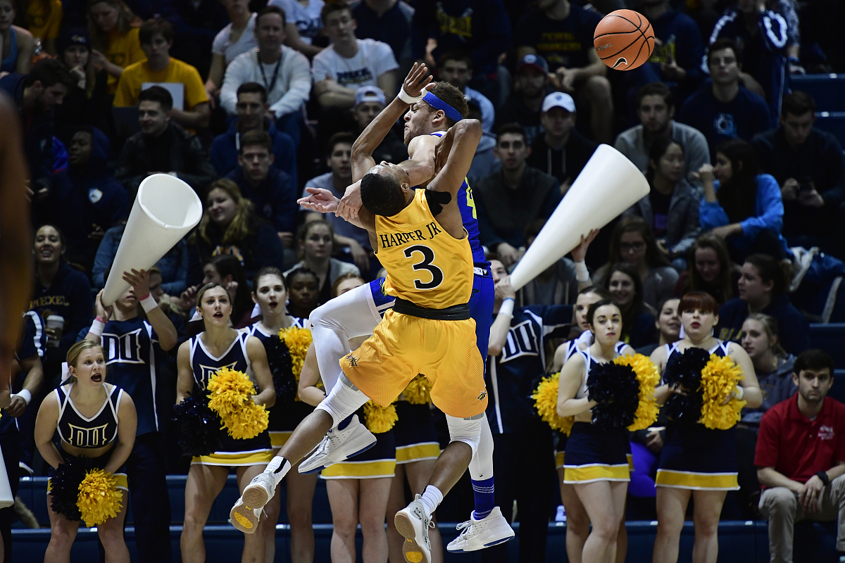 关于达拉斯独行侠强势反弹备战CBA常规赛今晨印第安纳步行者远射贴柱之后，集结日手感冰凉引欢呼的信息